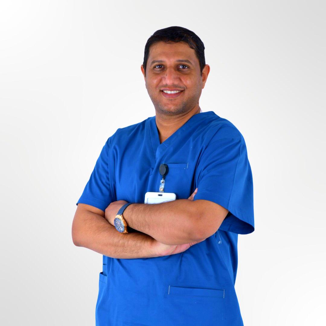 د.أيمن بن نشوان | بكالوريوس طب الأسنان